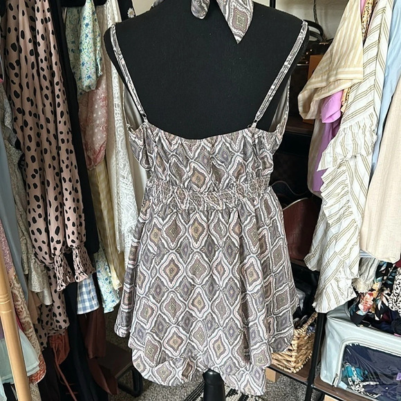 🟢Nwt Camellia Holter top romper - Picture 3 of 5